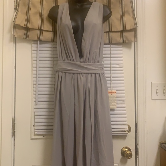 Long gray sleeveless dress . - Picture 2 of 7